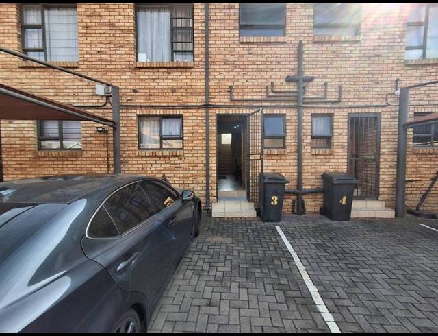 2 BEDROOM TOWNHOUSE FOR SALE IN GENERAL ALBERTSPARK